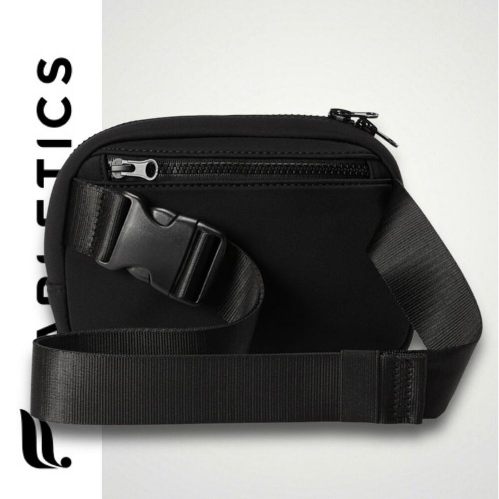 FABLETICS NWT BLACK CROSSBODY BELT BAG ACTIVE ATHLEISURE SPORT TRAVEL UNISEX - Picture 3 of 5